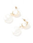 Фото #2 товара DesignB London huggie hoop earrings with large pearl pendant in gold