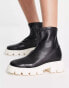 Love Moschino – Stiefeletten in Schwarz mit Kontrast