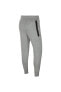 Фото #3 товара Брюки спортивные утепленные Nike TECH FLEECE JOGGER GRİ ERKEK 1000% - эта безжалостно утепленная красотка создана под влиянием уличного стиля, что придает вам уверенность и уют в прохладные дни.