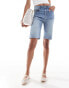 Фото #2 товара DTT Tall boyfriend fit denim shorts in light blue wash