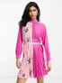 Фото #1 товара French Connection mini shift pleated dress in pink contrast print