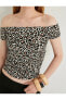 Leopar Desenli Crop Bluz Kayık Yaka Slim Fit