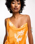 Object – Camisole-Maxikleid aus Satin in Orange mit asymmetrischen Trägern und Print Orange mit Muster, 34 - фото #3