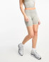 Фото #2 товара Pull&Bear – Nahtlose Legging-Shorts in Grau mit hohem Bund, Kombiteil