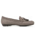 ფოტო #2 პროდუქტის Women's Gush Strap Detail Loafer