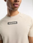 Hummel – Topaz – Kurzärmliges T-Shirt in Beige