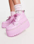 Фото #1 товара Kickers – Kick – Stiefel in rosa holografischer Lackoptik mit Plateausohle