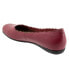 Trotters Sabine T2255-642 Womens Red Wide Leather Ballet Flats Shoes