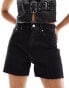 Фото #1 товара Calvin Klein Jeans mom denim shorts in black