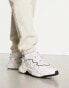 Adidas Originals Ozweego trainers in white and grey Grau/Kristall, US 6 - фото #6