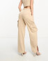 Aria Cove – Elegante Cargohose mit weitem Bein und Taschendetail in Sand, Kombiteil