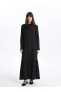 Dik Yaka Düz Uzun Kollu Kadın Elbise