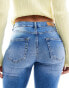 Фото #4 товара ONLY Blush straight leg jeans in mid wash blue