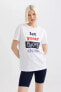 Фото #3 товара Пижама женская Fall in Love Regular Fit с принтом на футболке и шортах