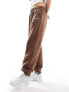 New Balance Linear heritage brushed back fleece sweatpant in brown M - фото #1