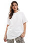 Фото #2 товара Pieces oversized t-shirt with bow back in white