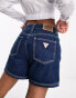 Фото #1 товара GUESS Originals boyfriend shorts in medium wash