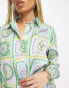 Фото #2 товара Forever Unique satin shirt in tile print