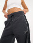 Фото #3 товара Nike Streetwear oversized fleece wide leg jogger in dark grey