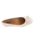 Trotters Dellis T2054-115 Womens Beige Wide Leather Ballet Flats Shoes 7.5