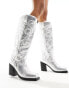 Фото #6 товара Public Desire Wide Fit Austine knee boot with western stitching in metallic silver