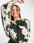 Фото #6 товара ASOS DESIGN satin maxi dress with batwing sleeve in large stencil floral