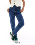 Фото #1 товара Stradivarius Petite slim mom jean with stretch in indigo blue