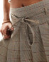 Фото #5 товара Stradivarius pleated mini skort with tie detail in brown check