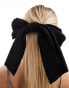 Фото #3 товара DesignB London oversized plisse hair bow in black