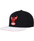 ფოტო #1 პროდუქტის Men's Black, White Chicago Bulls Hardwood Classics Wear Away Visor Snapback Hat