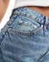 ASOS DESIGN Hourglass high rise relaxed mom jean in vintage wash Mittelblau getönt, W24 L32 - фото #7