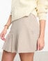 ASOS DESIGN – Kurzer Faltenrock in Steinbeige