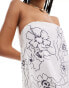 Фото #3 товара ASOS DESIGN clean bandeau maxi dress in black and white floral sketchy print