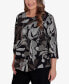 ფოტო #3 პროდუქტის Plus Size Classic Texture Leaf Top with Necklace