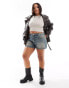 Фото #1 товара COLLUSION X001 Plus mom shorts in midwash blue