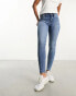 Фото #2 товара River Island sculpt skinny jeans in mid wash blue