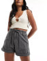 Фото #1 товара Pull&Bear paperbag waist cotton short in washed grey