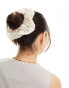 Фото #1 товара DesignB London crochet hair scrunchie in beige