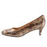 Фото #4 товара Trotters Fab T1905-263 Womens Gold Wide Leather Slip On Pumps Heels Shoes 6