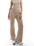 Фото #3 товара In The Style fITS v front wide leg joggers co-ord in mocha