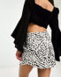 Фото #4 товара ASOS DESIGN satin curved hem mini skirt in mono animal print