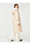 Фото #13 товара Пальто Koton Plush Detail Puffer Hooded ed Coat