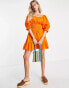 Topshop – Gesmoktes Minikleid in Orange mit Lochmuster