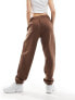 New Balance Linear heritage brushed back fleece sweatpant in brown M - фото #5