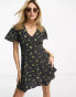 Фото #4 товара New Look lemon print tie back mini dress in black