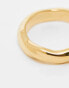 Фото #2 товара ASOS DESIGN waterproof stainless steel ring with twist design in gold tone