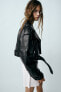 Фото #21 товара Укороченная куртка из искусственной кожи в байкерском стиле ZARA