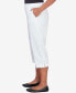 Фото #4 товара Petite Classic Neutrals Mid Rise Pull On Button Hem Twill Capri Pants