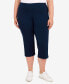 ფოტო #1 პროდუქტის Plus Size Essentials Solid Pull-On Capri Pants with Detailed Split Hem