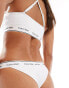 Calvin Klein – CK Meta Legacy – Brasilianischer Bikinislip in Weiß